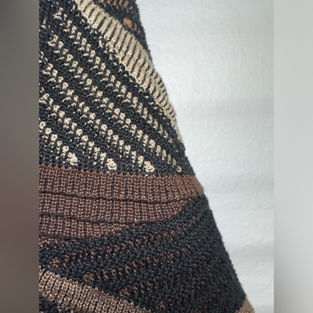 Size XL 100% Cotton, Vintage, 3D Chunky Knit, Tundra Canada pull over sweater - Picture 12 of 14